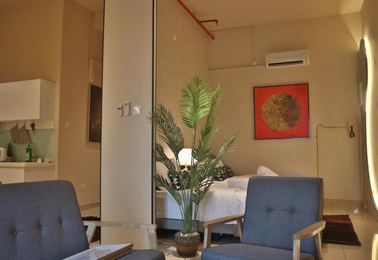 Apartemen Cozy Modern Mount Austin Jb Miko
