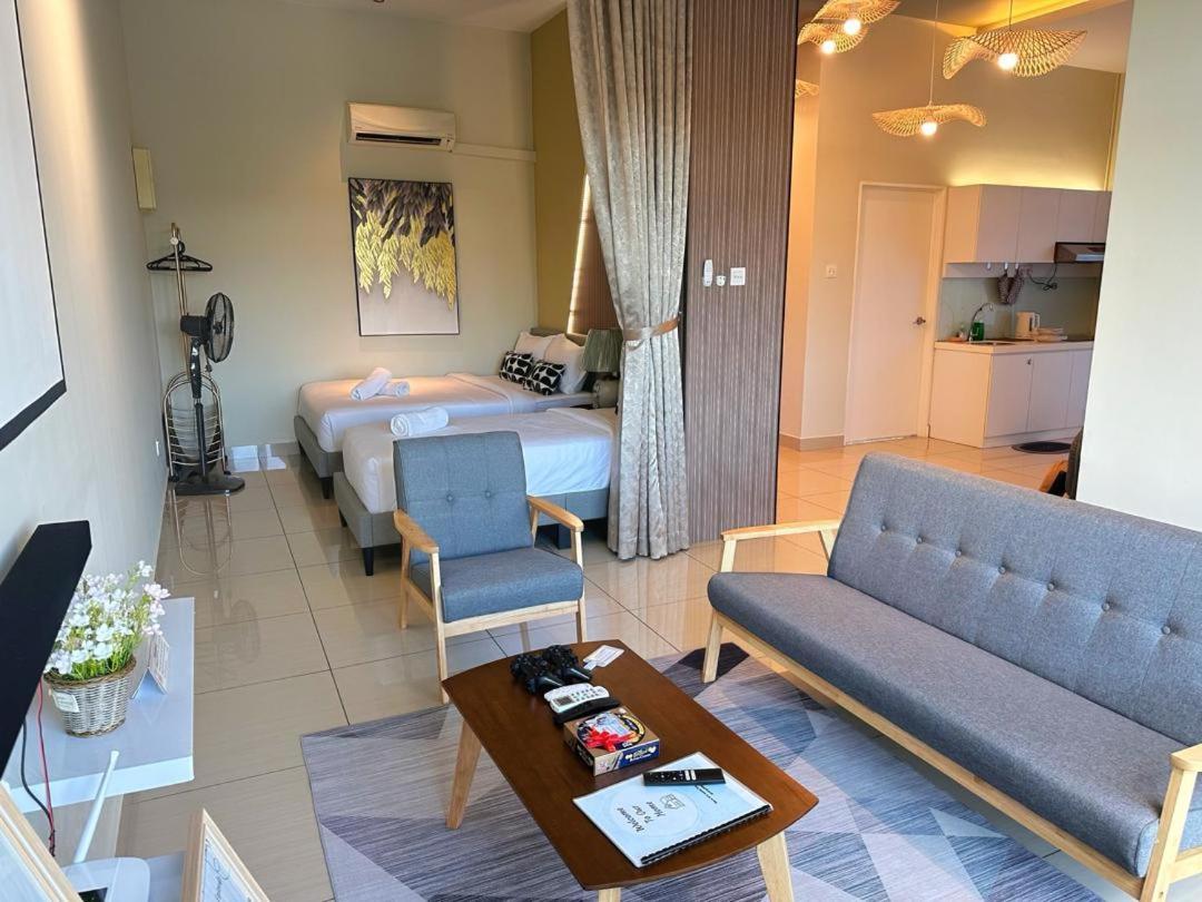 Apartemen Cozy Modern Mount Austin Jb Miko