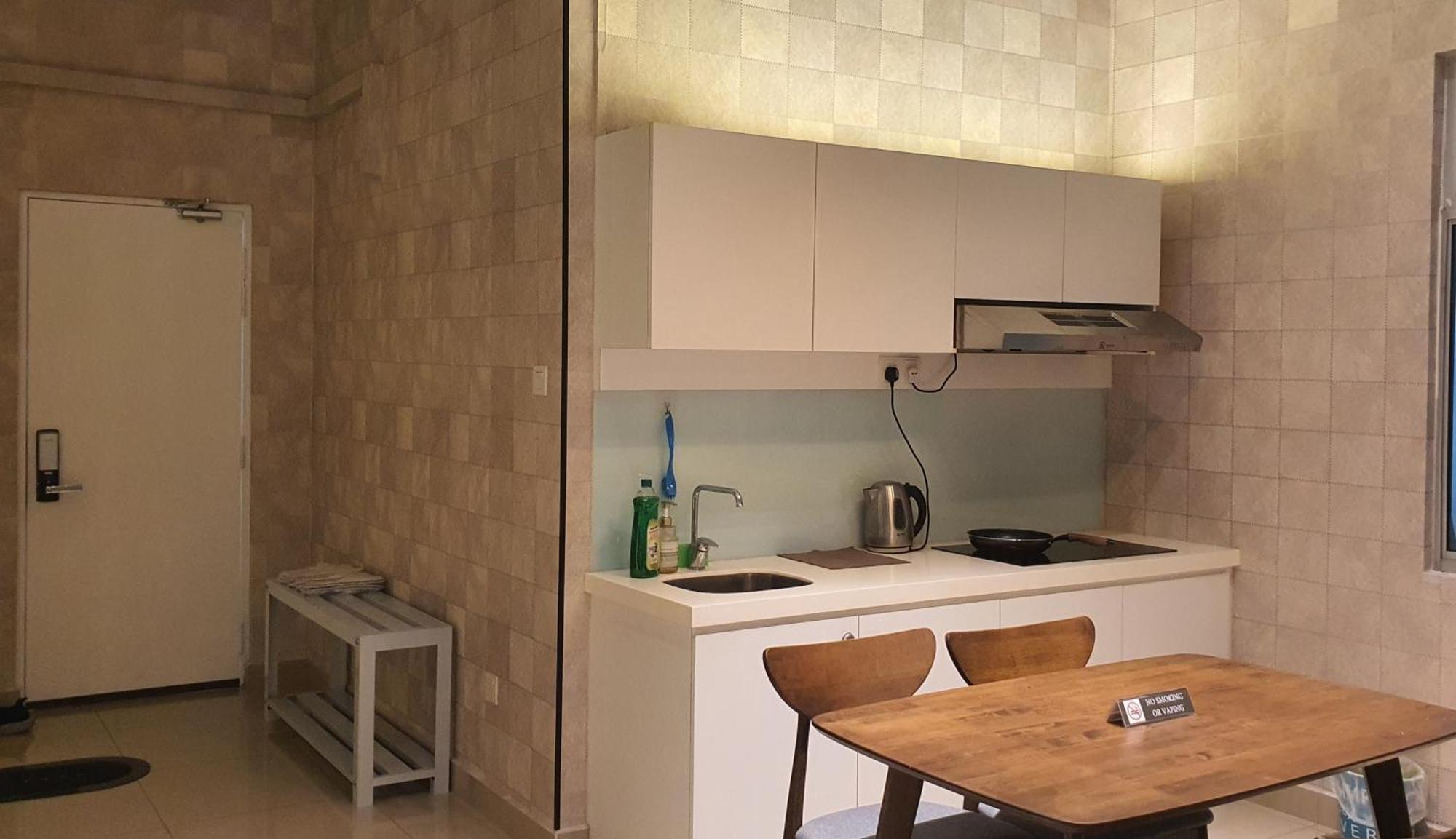 Apartemen Cozy Modern Mount Austin Jb Miko
