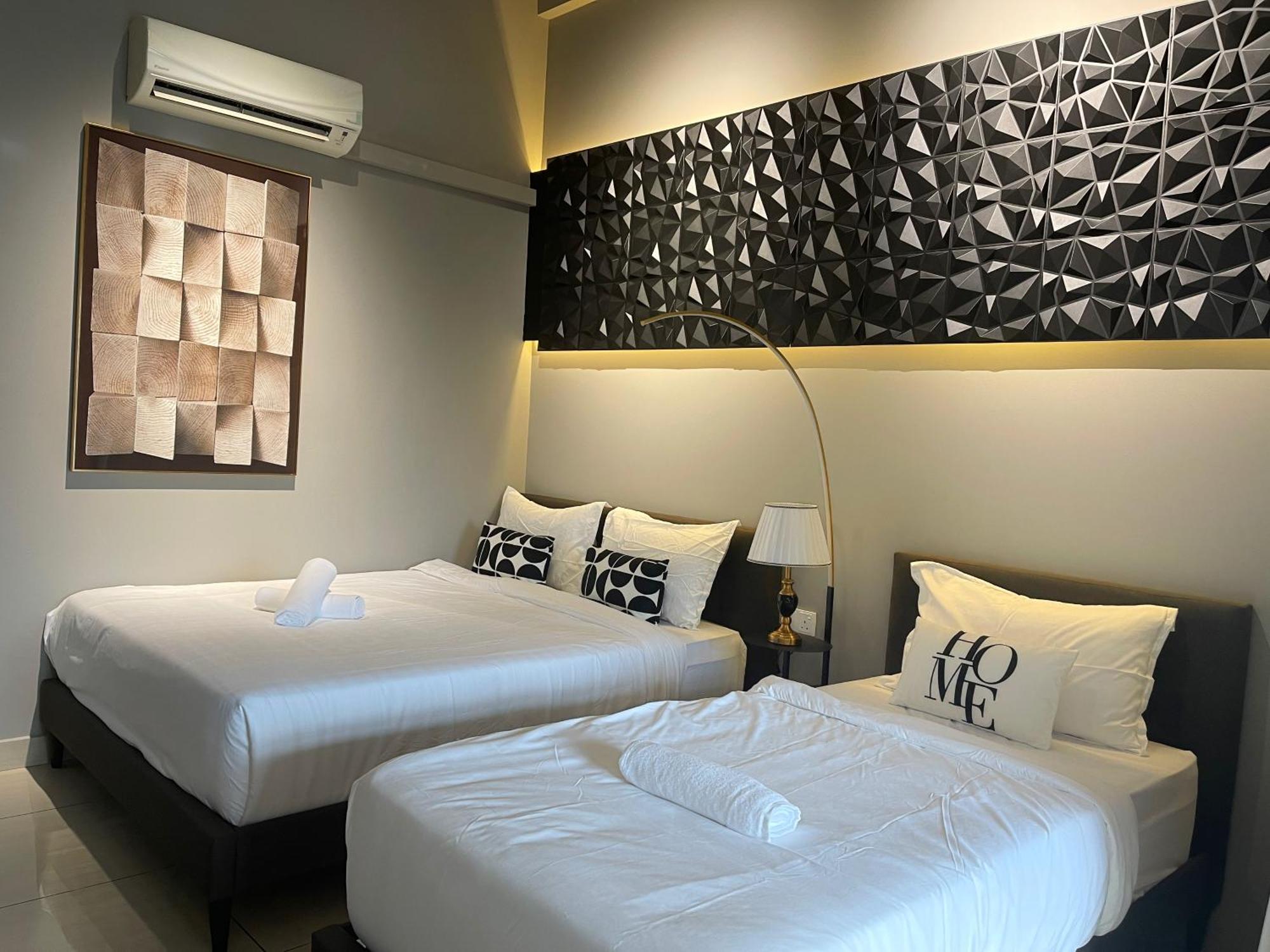 Apartemen Cozy Modern Mount Austin Jb Miko *