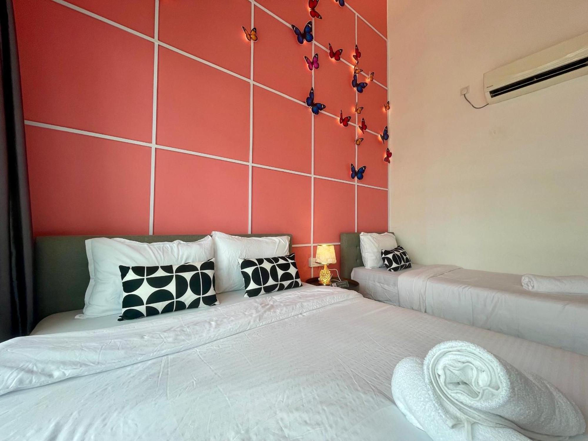 Cozy Modern Mount Austin Jb Miko